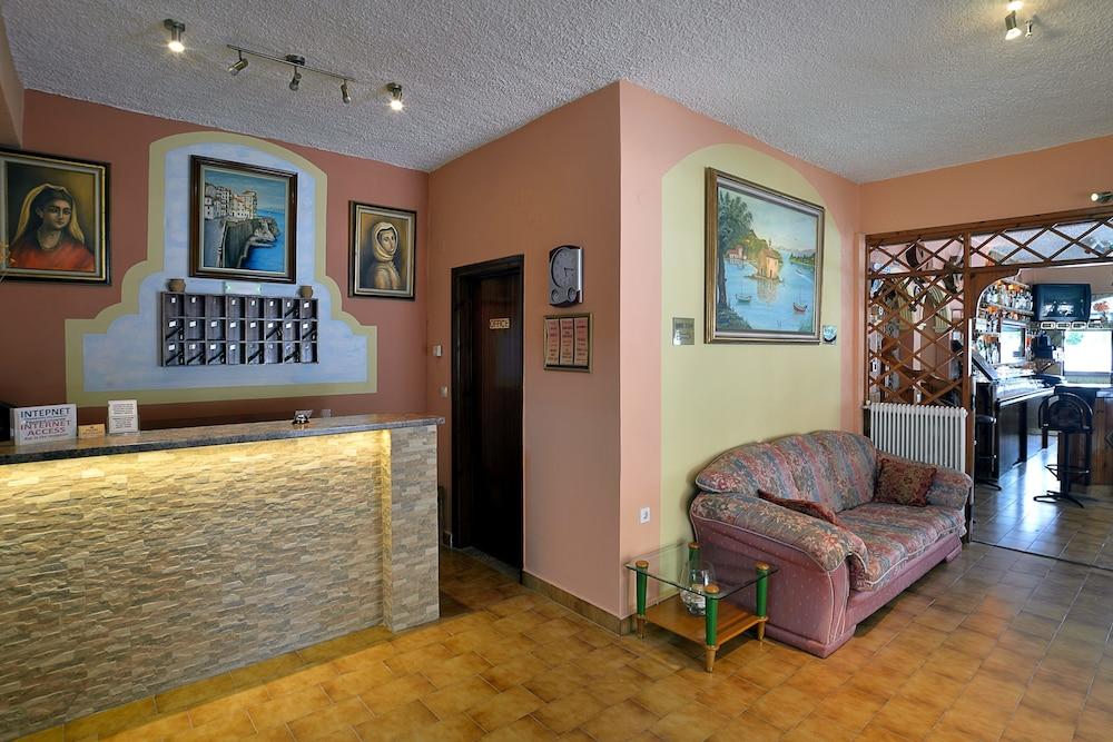 Maltezos Hotel Gouvia Bagian luar foto