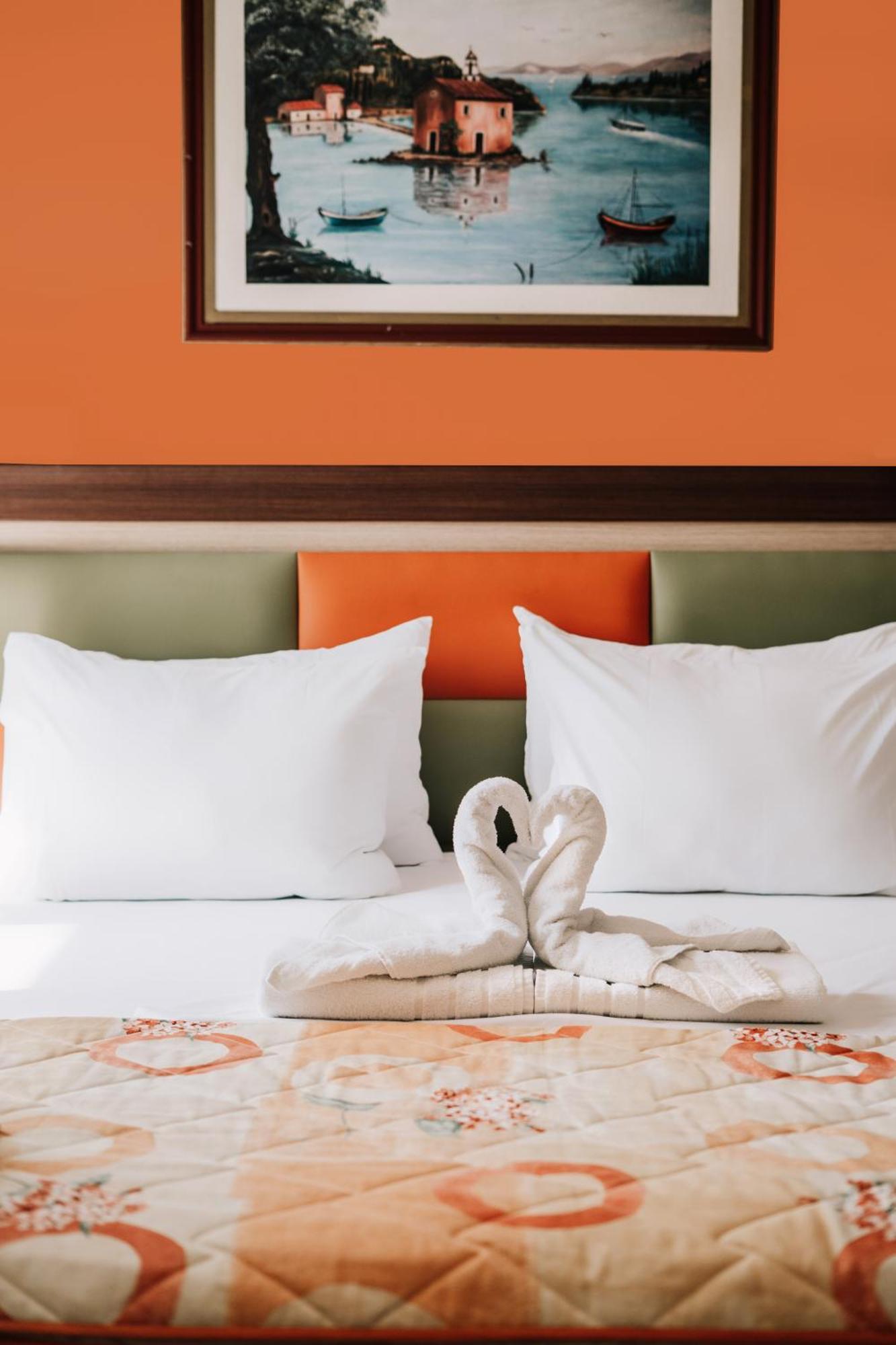 Maltezos Hotel Gouvia Bagian luar foto