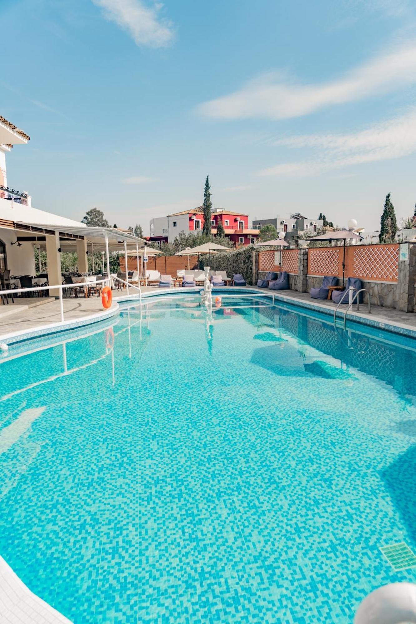 Maltezos Hotel Gouvia Bagian luar foto